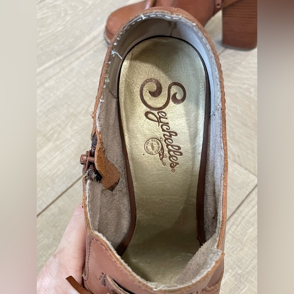 Seychelles Leather Tassel Ankle Booties (7.5) - Picture 6 of 8